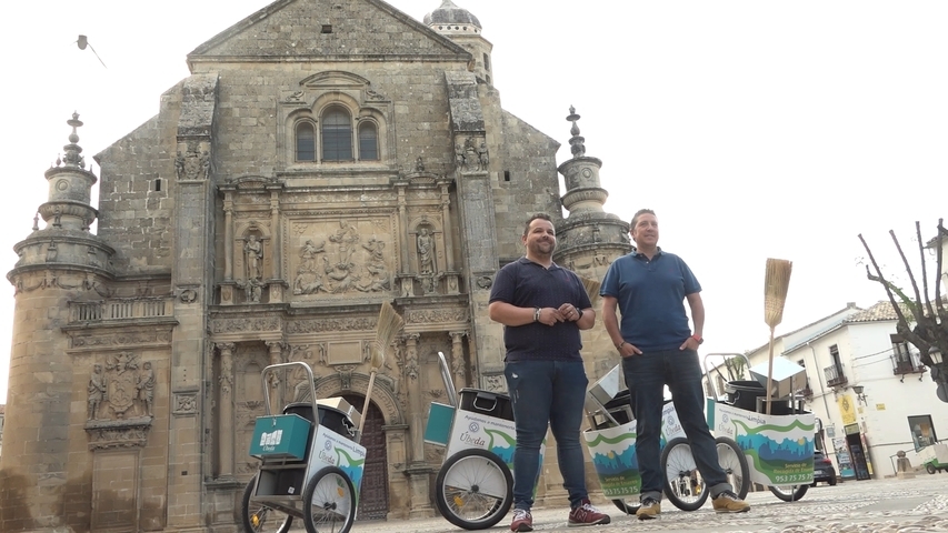 Úbeda adquiere 20 nuevos carros de limpieza viaria