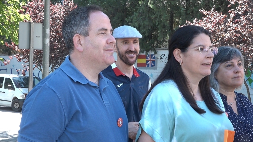 Ciudadanos lleva su campaña al mercadillo de Úbeda