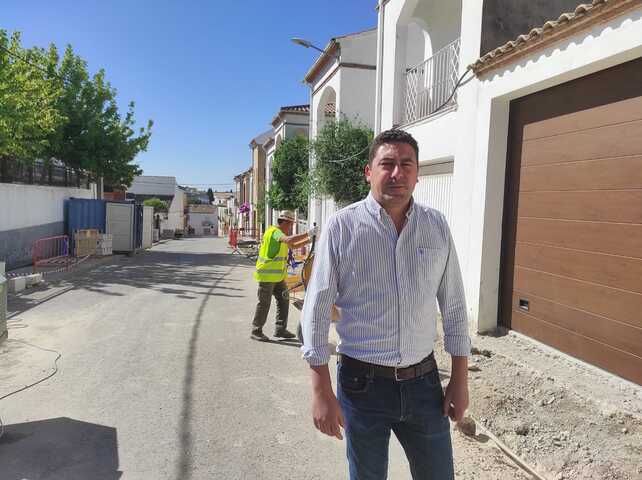En marcha las obras del PFEA de mejora y accesibilidad de la Avenida de los Poetas