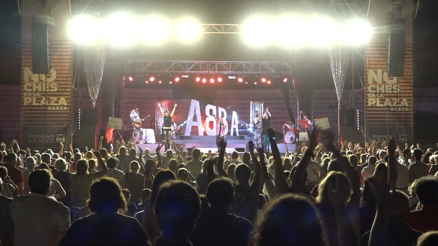 ABBA Live TV llena la Plaza de Toros de Baeza en un concierto inolvidable