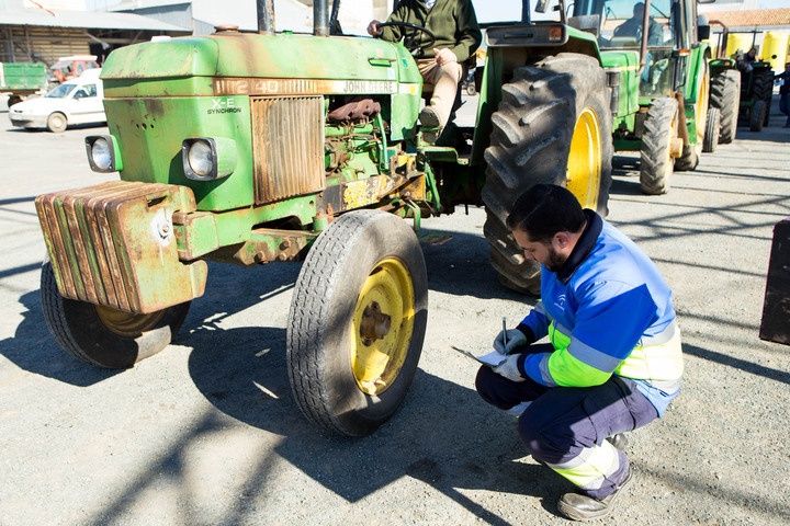 Las ITV móviles de Jaén, Úbeda y Córdoba reforzarán su presencia en más de 90 municipios para la campaña de la aceituna 2 ITV Movil Agricola 01