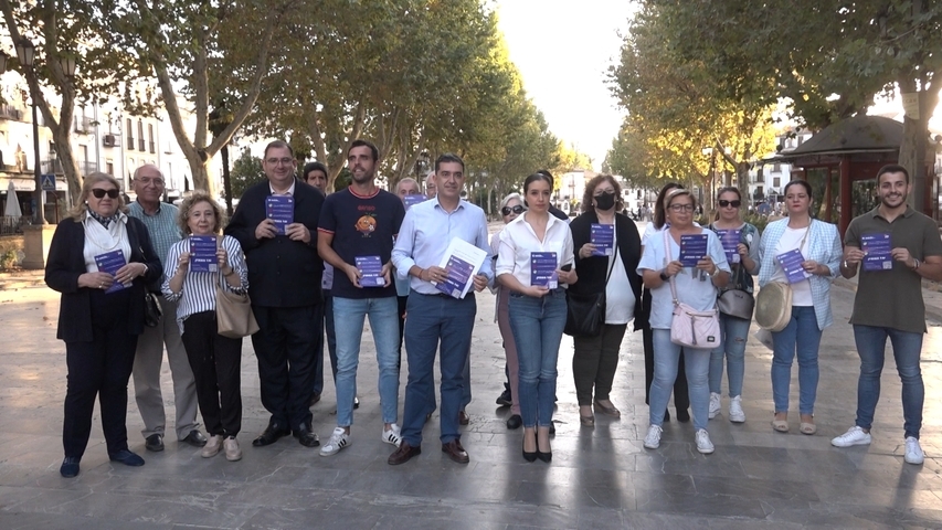 Campaña de recogida de firmas del PP de Baeza a favor de su proyecto para el Paseo