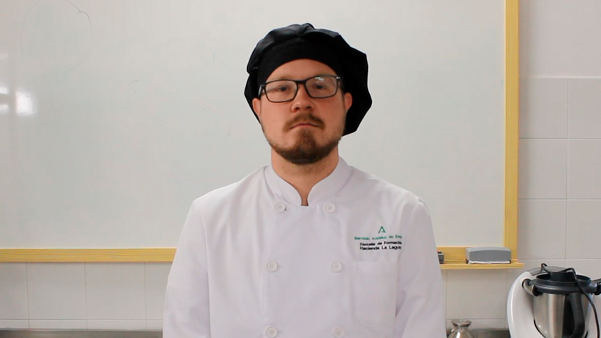 Jorge Molina alumno de la escuela de hosteleria La Laguna reconocido en la muestra MalagaCrea2.jpg