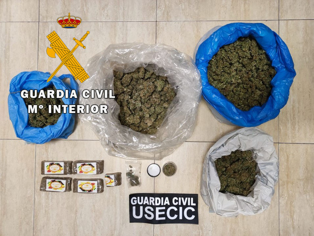 La Guardia Civil detiene a una persona por presunto delito de tráfico de drogas en la Autovía A4
