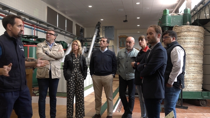 El Presidente Provincial del PP visita la Sala Museo Oleounión de la Cooperativa Unión de Úbeda