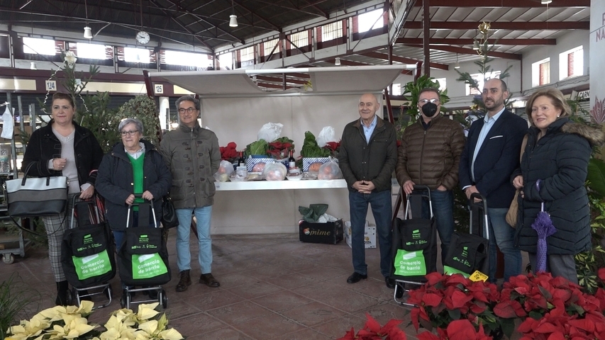 Entregados los cuatro carros del Sorteo de Úbeda Comercial en el Mercado de Abastos