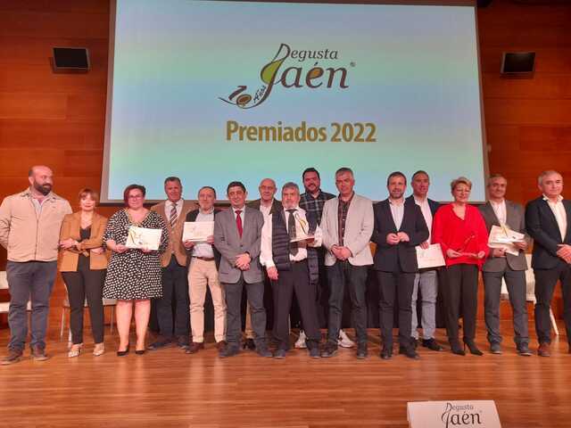 Reyes valora el compromiso, trabajo y calidad de las empresas y profesionales galardonados en los IX Premios Degusta Jaén 2