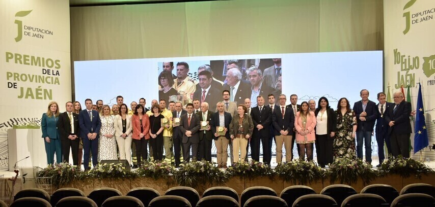 Reyes remarca que los galardonados con los Premios de la Provincia de Diputación son “espejos en los que mirarse”