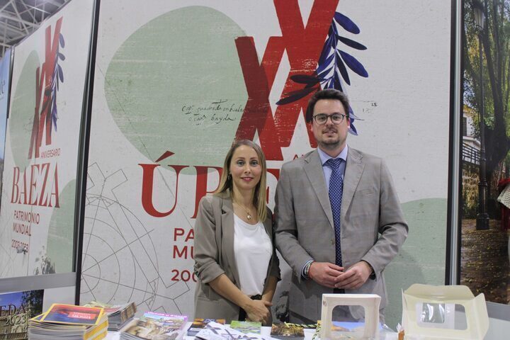 Úbeda se promociona en la Feria de los Pueblos con la imagen del XX aniversario de la declaración como ciudad patrimonio 2 Ubeda en la Feria de los pueblos scaled