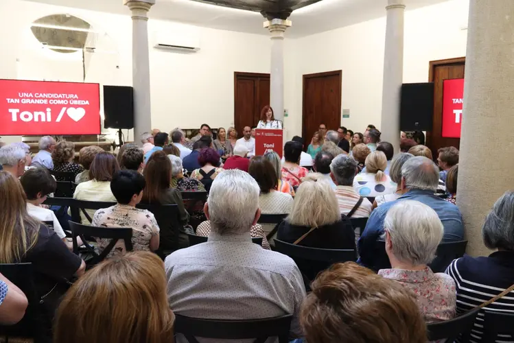 El PSOE de Úbeda presenta su candidatura para las elecciones municipales 2 CANDIDATURA 3 jpeg