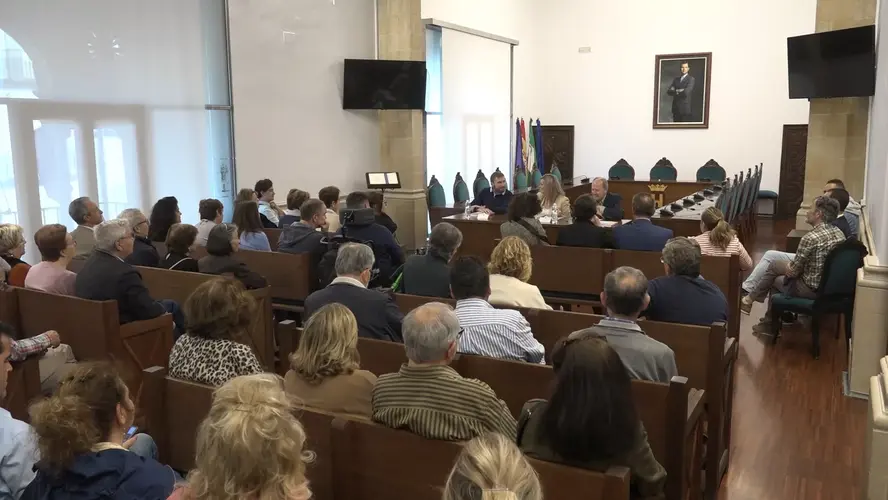 El baezano Francisco José Galán Hervás presenta su libro ‘Caminantes del pasado’ 2 El baezano Francisco Jose Galan Hervas presenta su libro ‘Caminantes del pasado 2 2.8.1 jpg