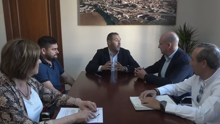 Diputación constituye en Ibros las comisiones de seguimiento y control de los servicios públicos de residuos y de abastecimiento de agua