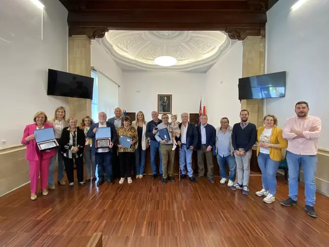 El ayuntamiento de Baeza homenajea a los trabajadores jubilados este último año