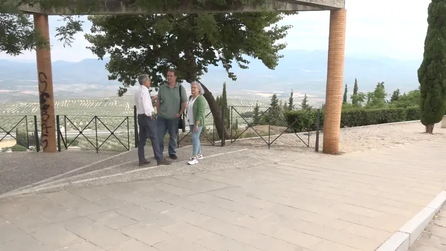 Izquierda Unida Baeza plantea mejorar el servicio de limpieza y ampliar la plantilla de la Policía Local