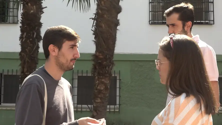 La Agrupación de electores Ibros, Unidad y Futuro explica en el mercadillo su programa electoral