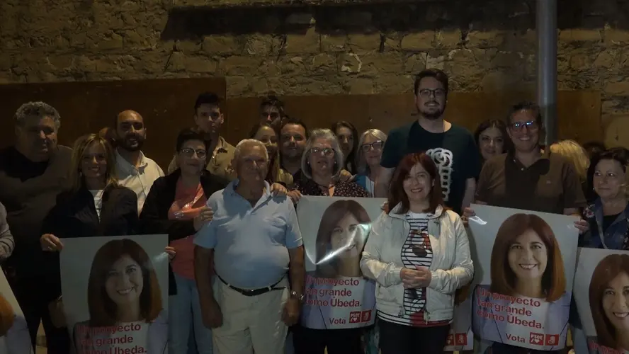 PSOE Úbeda comienza la campaña electoral en la Avenida de la Constitución