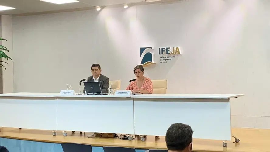 La Fundación del Olivar resalta la promoción del aceite y de los agricultores en Expoliva 2023