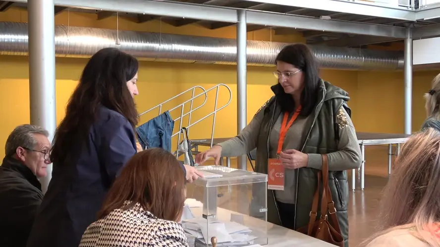 Votación de los candidatos de Baeza 6 María Dolores Galiano, candidata Ciudadanos Baeza