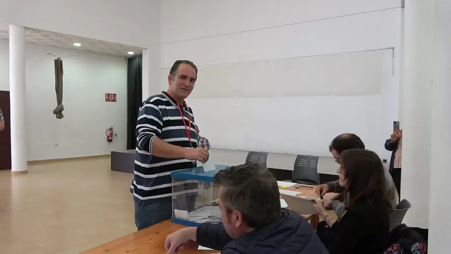 Votación de los candidatos de Baeza 4 Joaquín López Candidato IU Baeza