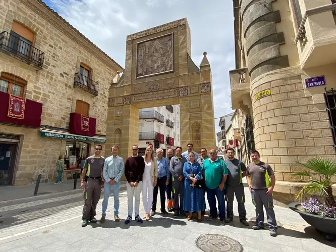 El Corpus Christi de Baeza goza ya de un nuevo monumento efímero 