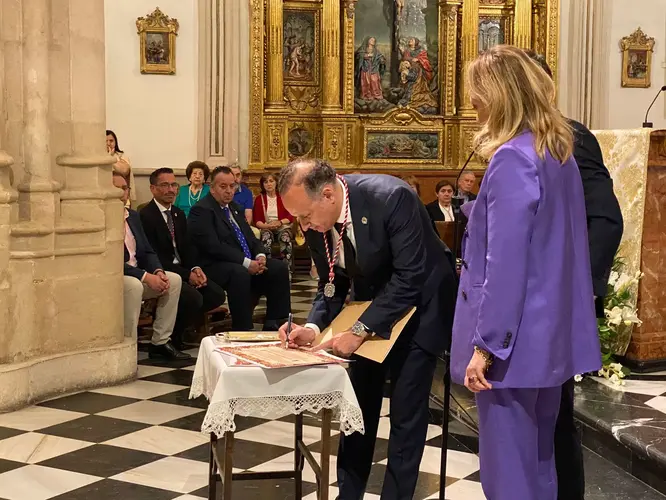 Hermanamiento VirgendelaCapillayAlcazar 3 jpg