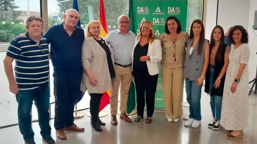 La Junta lanza una campaña para conseguir un hogar para 144 menores tutelados en Jaén 2 acoge adopta colabora presentacion jpg