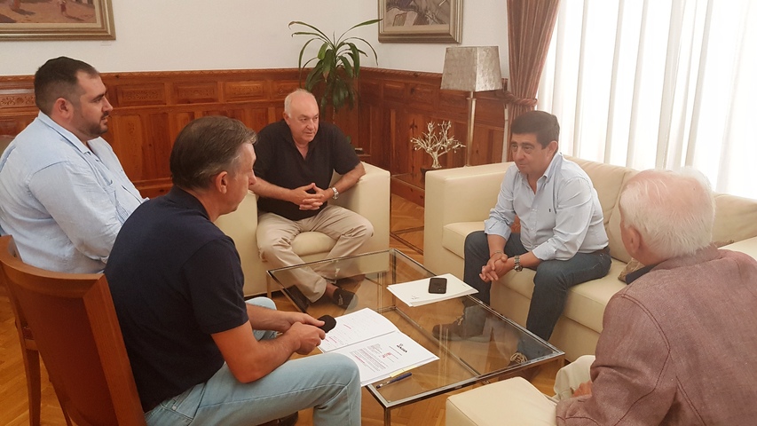 Diputacion aumenta las ayudas a la IGP y las Denominaciones de Origen y permitira dedicarlas a su funcionamiento