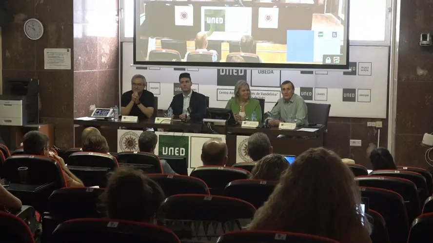 Jornadas de Experiencias e Innovacion Docente en Estadistica y Matematicas2 1.61.1 jpg