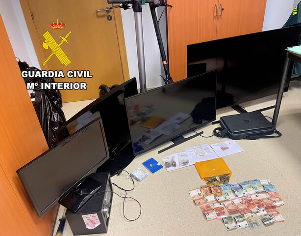 La Guardia Civil detiene en Baeza a un hombre y una mujer que estaban en búsqueda y captura