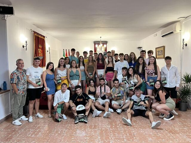 El Ayuntamiento de Torreperogil ha recibido a los jóvenes torreños que cumplen su mayoría de edad en 2023