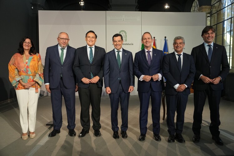 José Ignacio García toma posesión como rector de la Universidad Internacional de Andalucía