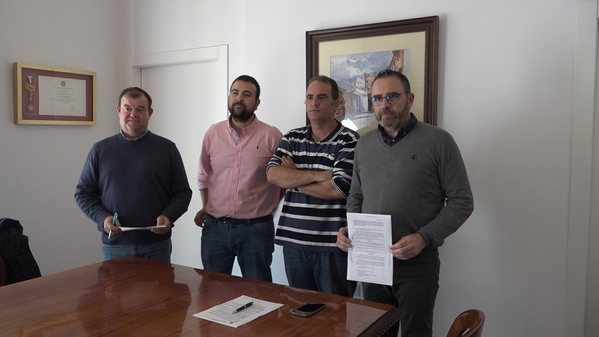 Convenio de colaboración del Ayuntamiento de Baeza con dos Comunidades de Regantes de Las Escuelas para arreglar los caminos del anejo