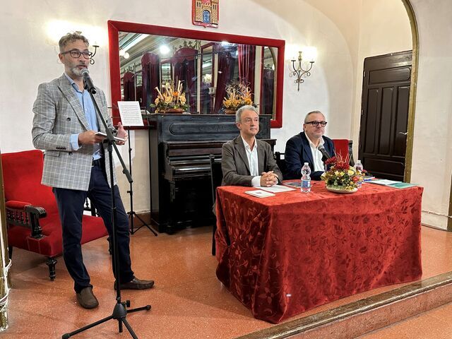 Salvador Garcia presenta su poemario Sobreviene el olvido 1