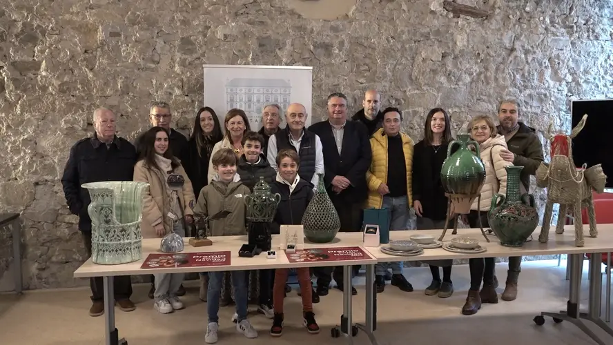 Entregados los premios de la campaña de Navidad de la asociación de artesanos en Úbeda 2 Entregados los premios de la campana de Navidad de la asociacion de artesanos en Ubeda jpg
