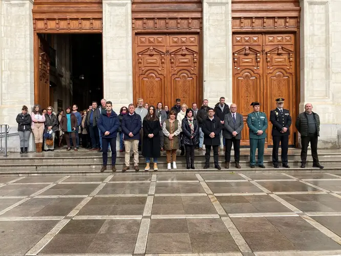 La FEMP convoca un minuto de silencio en memoria de los guardias civiles fallecidos en Barbate
