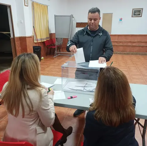 Comienzan las consultas a residentes de las pedanías para elegir representantes de la alcaldesa de Úbeda 2 ANTONIO RODRIGUEZ VERACRUZ 4 jpg