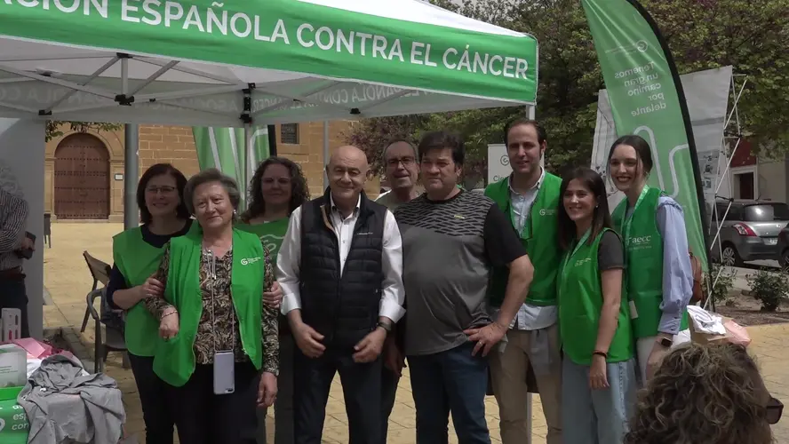 Úbeda se vuelca con la "Ruta de Mercadillos Solidarios" de la AECC 2 Ubeda se vuelca con la Ruta de Mercadillos Solidarios de la AECC 2 jpg