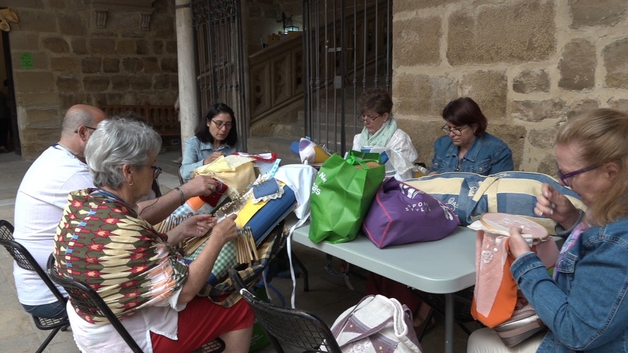 El XXIII Encuentro Nacional de Encajes Ciudad de Ubeda reune a cerca de medio millar de encajeras de toda Espana 2 1.20.1