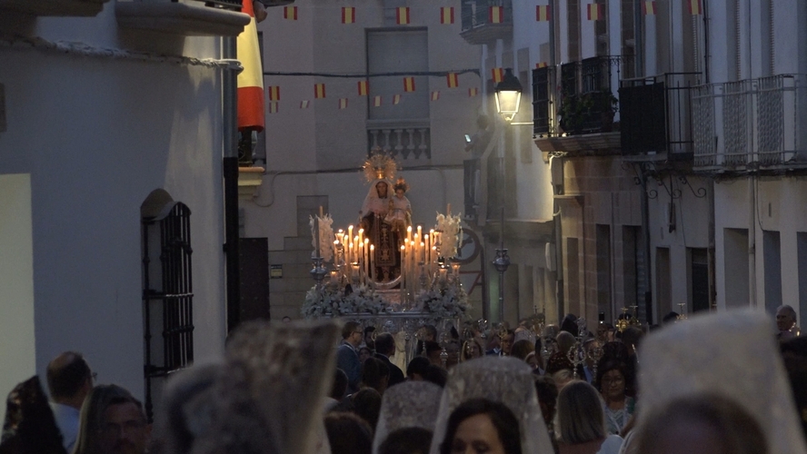 La Virgen del Carmen recorre las calles de Baeza en una emotiva procesión