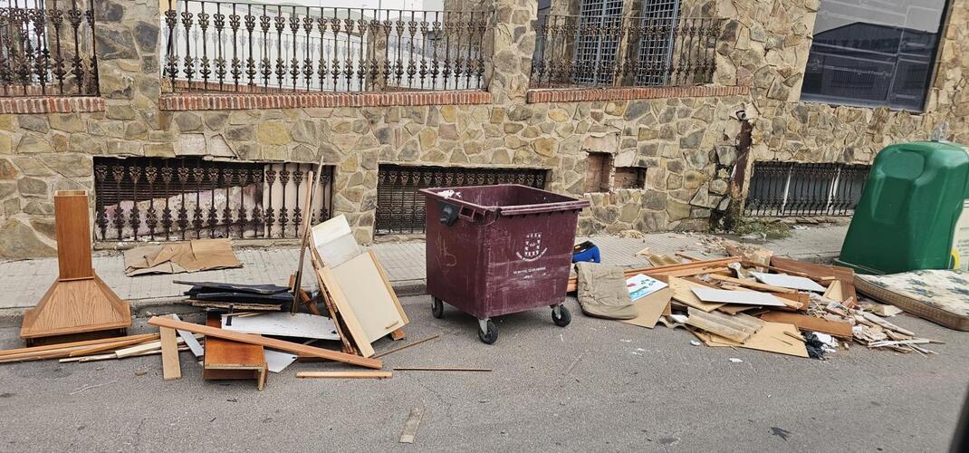 El Ayuntamiento de Úbeda apela a la concienciación ciudadana por el lamentable estado del Polígono 2 poligono 2