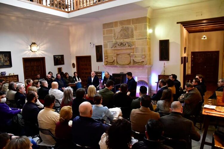 La presentación del poemario fotográfico “En tus ojos” inicia la programación de Ars Sacrum
