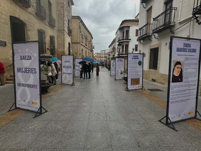 exposicion 8M