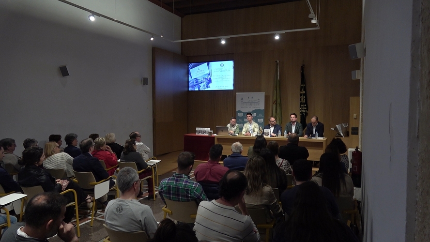 Presentado en Úbeda el libro que conmemora el centenario de la Cofradía del Borriquillo