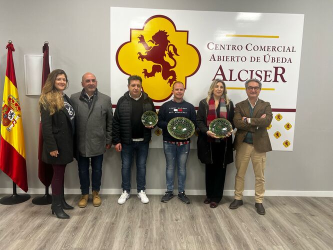 ​Creatividad y tradición se unen en los escaparates de Semana Santa en Úbeda​