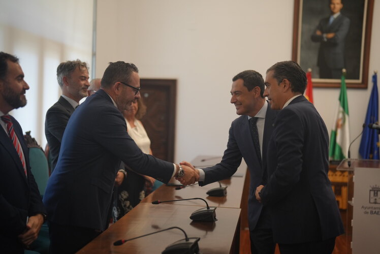 Juanma Moreno anuncia la creacion de un centro de emprendimiento en Baeza con una inversion de casi medio millon de euros 3