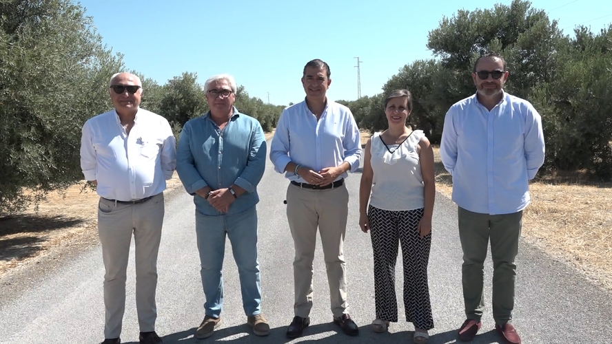 Finaliza el asfaltado del camino rural Virgen de la Salud en Baeza, una mejora clave para la agricultura local