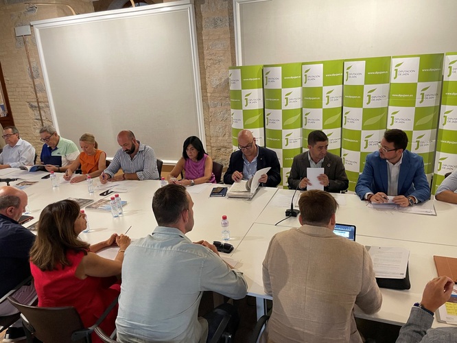 Reyes destaca el desarrollo de los planes turísticos que se ejecutan en la provincia con más de 70 millones invertidos