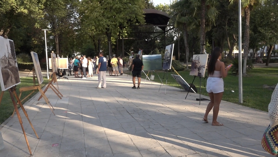 Más de 80 artistas participan en el VI concurso de pintura al aire libre «Ciudad de Baeza»