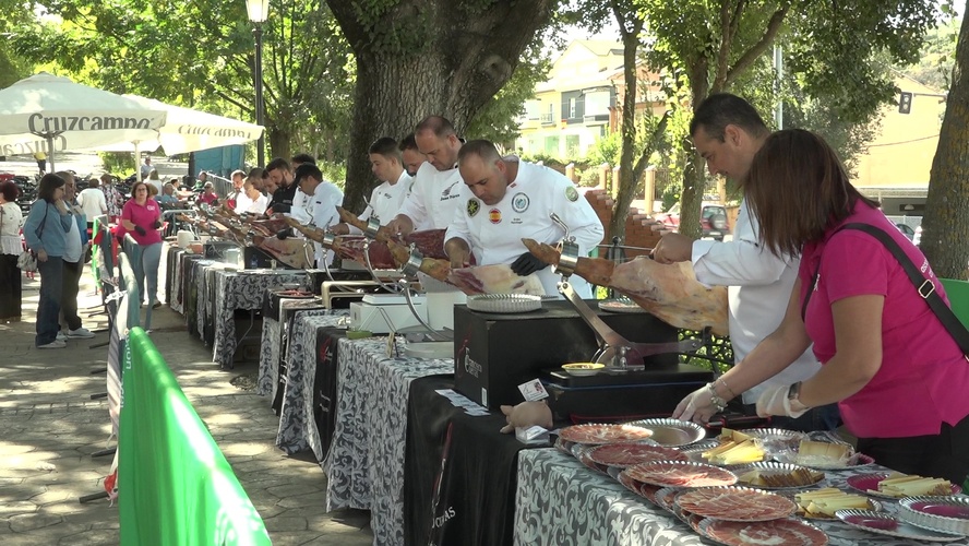 Rus celebra su II evento solidario de Cortadores de Jamón