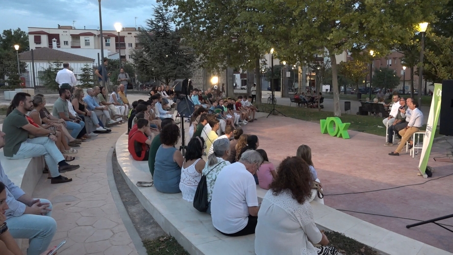 VOX organiza un encuentro con jóvenes en Úbeda para abordar sus preocupaciones